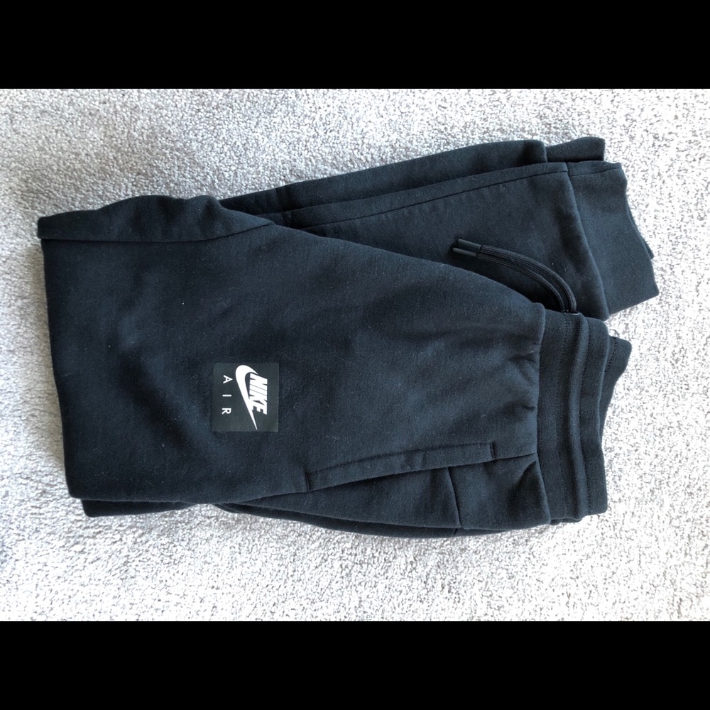 Boys Nike joggers: XL. NWOT